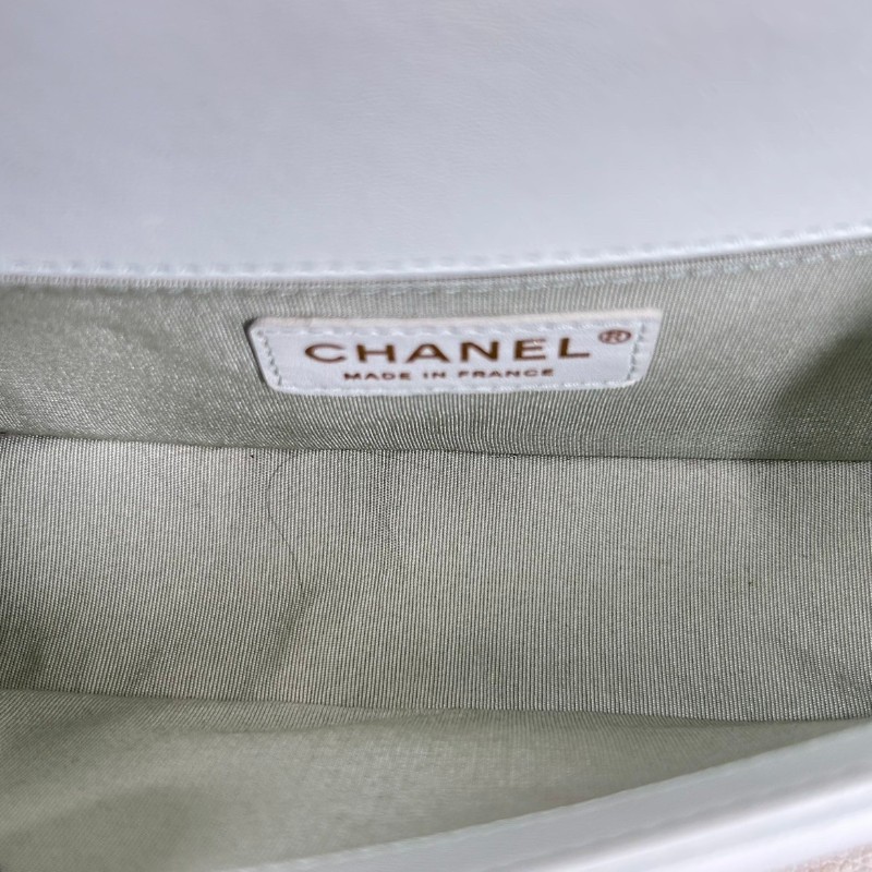 CHANEL leboy小號 baby藍全皮搭配金扣菱格翻蓋開合鏈條肩帶-5