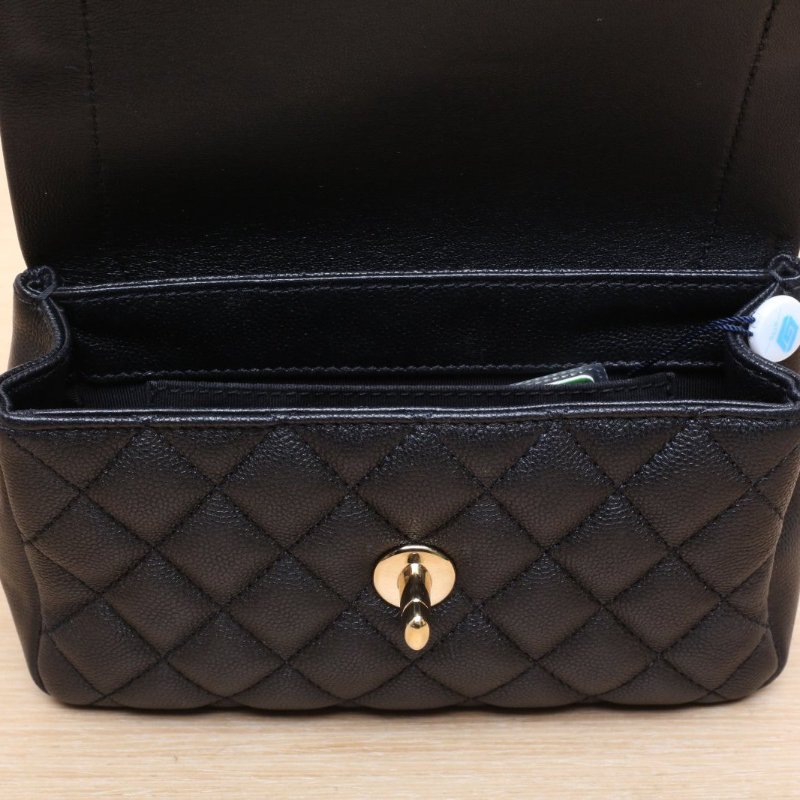 CHANEL 黑色牛皮27開金扣郵差包腰包肩背包-2