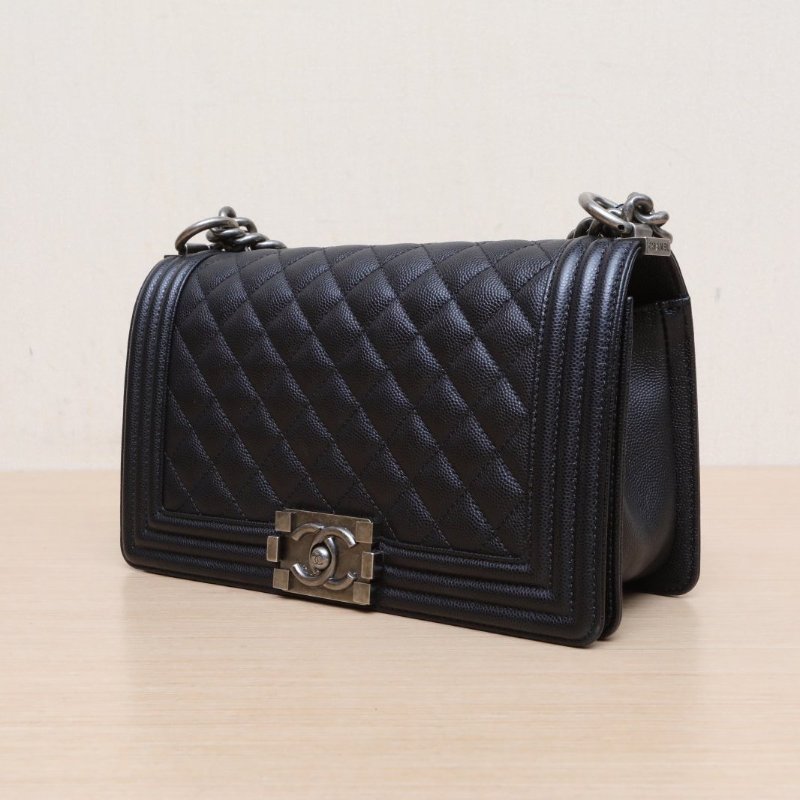 CHANEL Leboy中號25黑色荔枝牛皮晶片開銀扣菱格紋肩背包-3