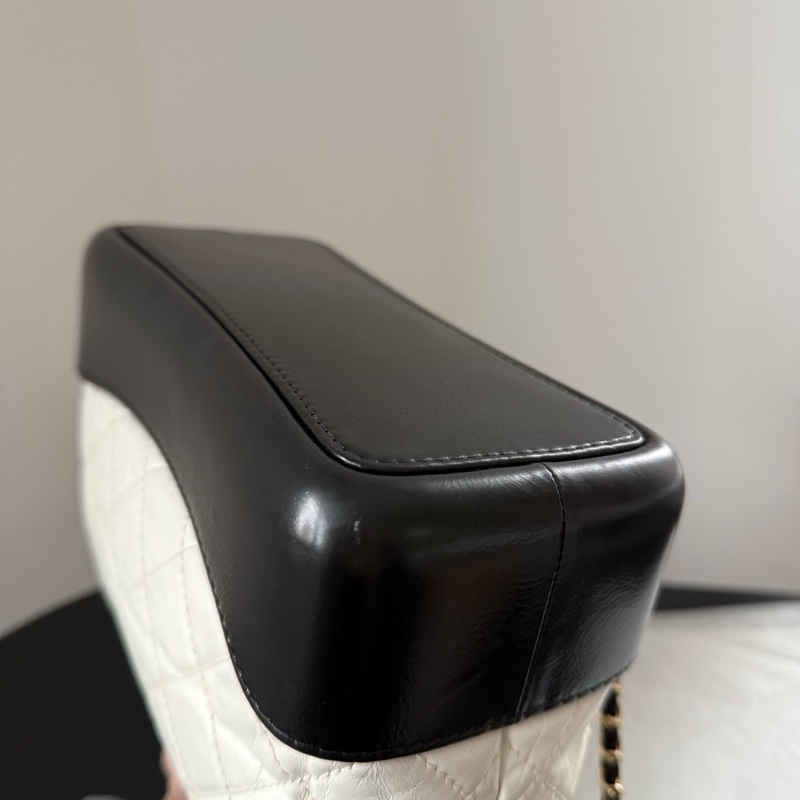 ✨Chanel 黑白熊貓 小號 流浪背包 🐼 99新無保卡 自用划算-14