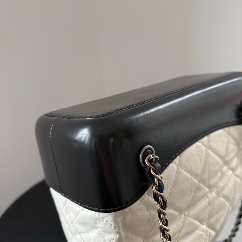 ✨Chanel 黑白熊貓 小號 流浪背包 🐼 99新無保卡 自用划算-15