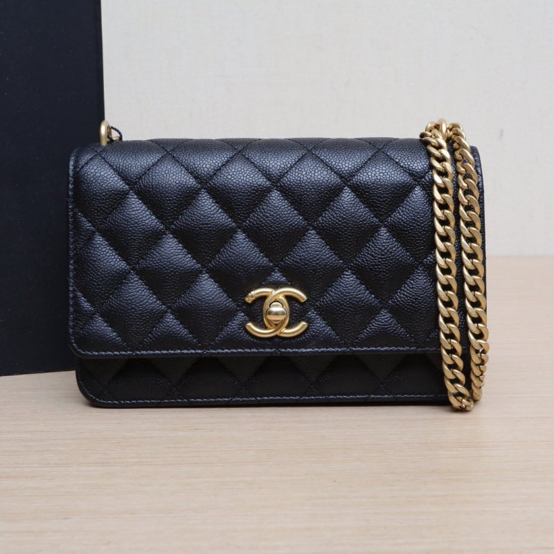 CHANEL CF24Pwoc19黑色荔枝牛皮晶片開金扣愛心金球肩帶肩背包-0