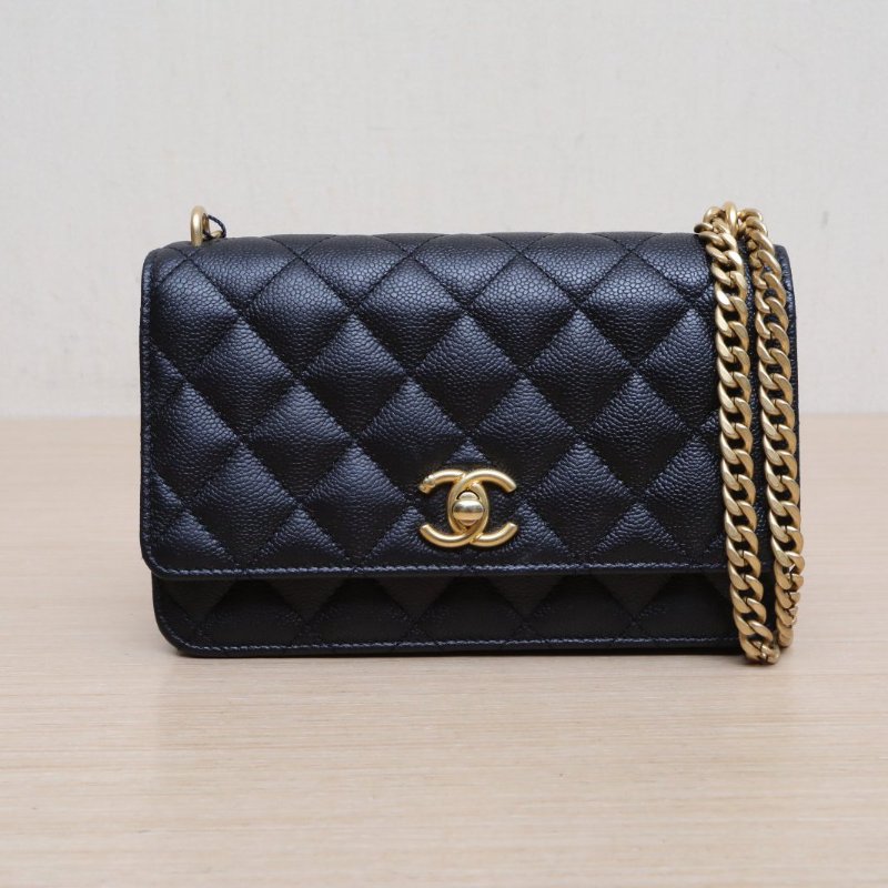 CHANEL CF24Pwoc19黑色荔枝牛皮晶片開金扣愛心金球肩帶肩背包-1