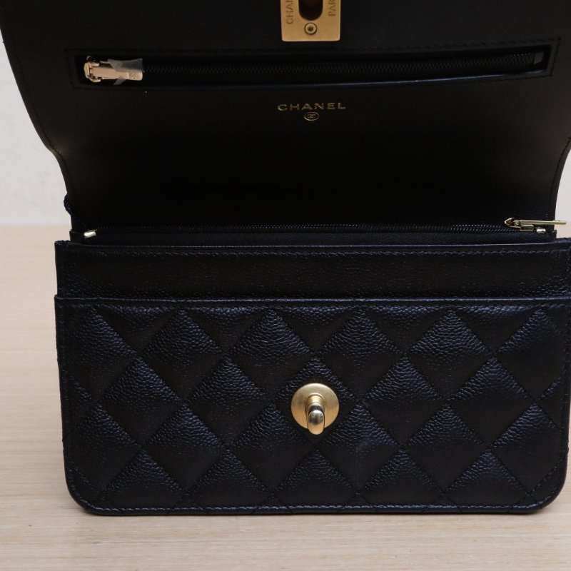 CHANEL CF24Pwoc19黑色荔枝牛皮晶片開金扣愛心金球肩帶肩背包-2