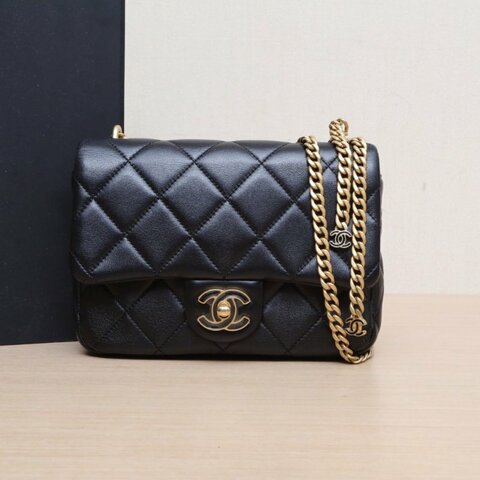 CHANEL 22PCF口蓋包21雙C鏈條黑色羊皮晶片開琺瑯扣雙C琺瑯扣鏈條雙C鏈條肩背包