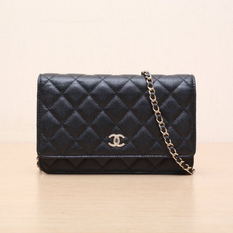 CHANEL 21KCFWOC19黑色牛皮晶片開金扣包包掛飾皮穿鏈肩背包-1