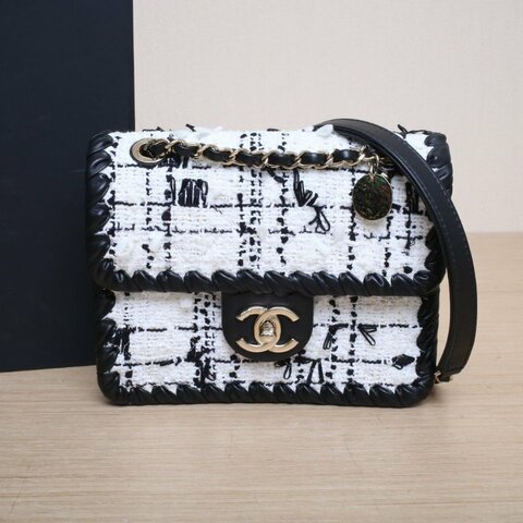 CHANEL 黑白毛呢晶片開淺金扣22CCF季節款口蓋包豆腐包18肩背包