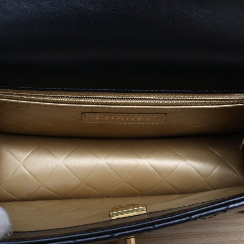 CHANEL 21K復古戴妃包23黑色牛皮晶片開金扣肩背包-3