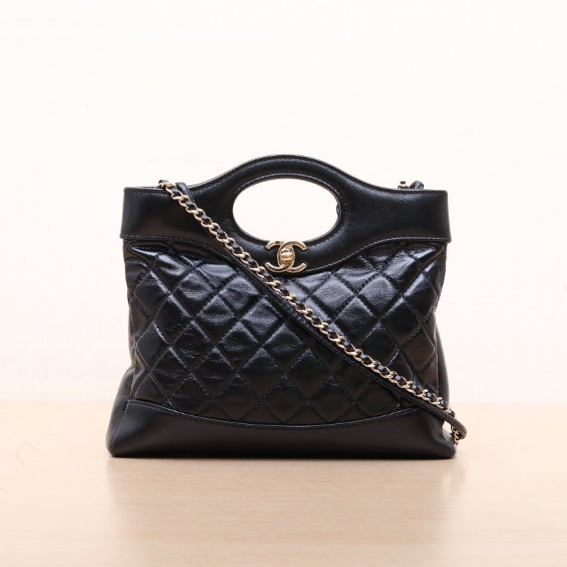 CHANEL 31BagMini22黑色羊皮晶片開金扣肩背包-1