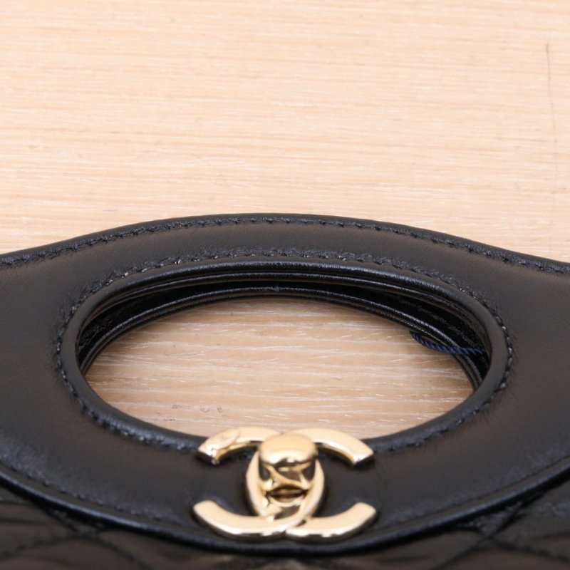 CHANEL 31BagMini22黑色羊皮晶片開金扣肩背包-2