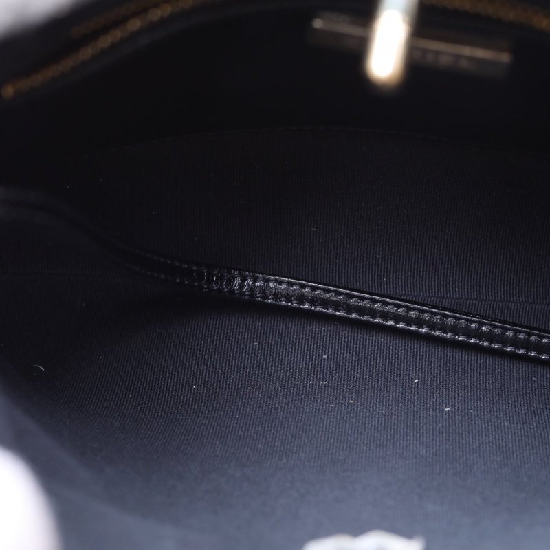 CHANEL 31BagMini22黑色羊皮晶片開金扣肩背包-3