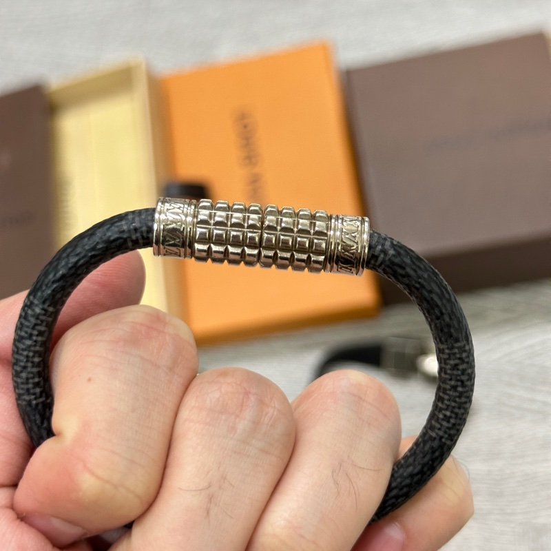 Louis Vuitton lv 手環 手鍊 皮革 壓印 老花-3