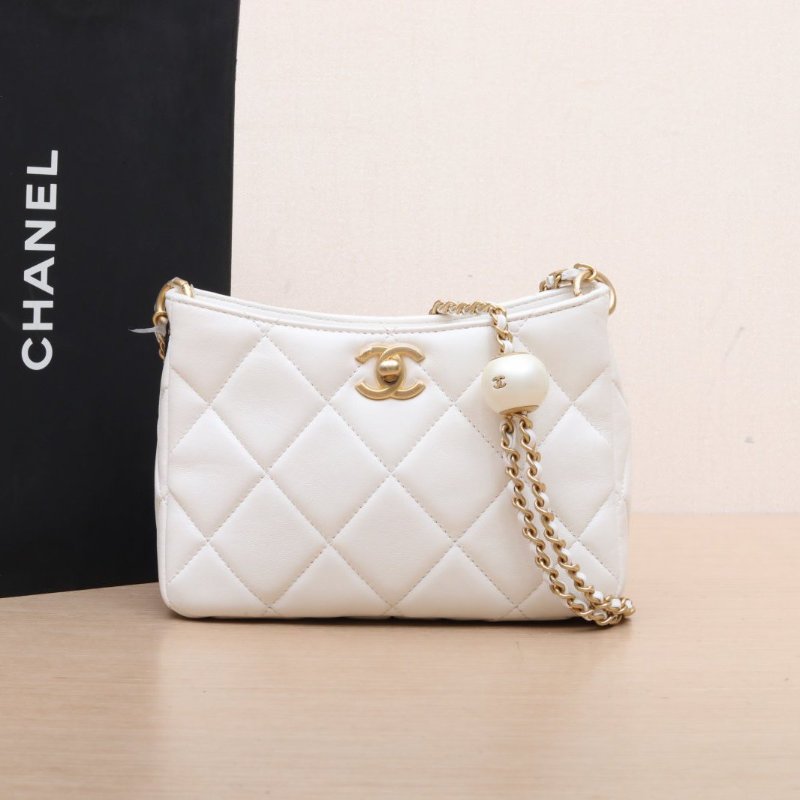 CHANEL 24S雙珍珠HOBO/20白色羊皮晶片開金扣肩背包-0