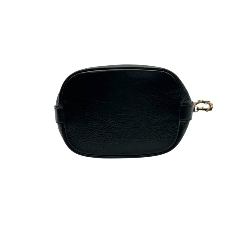 【美收精品】CHANEL 黑色亮皮小水桶包 B-992【隔月月中將轉賣至日本 上架期限30天】-4