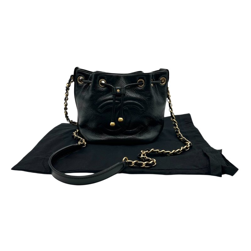 【美收精品】CHANEL 黑色亮皮小水桶包 B-992【隔月月中將轉賣至日本 上架期限30天】-12