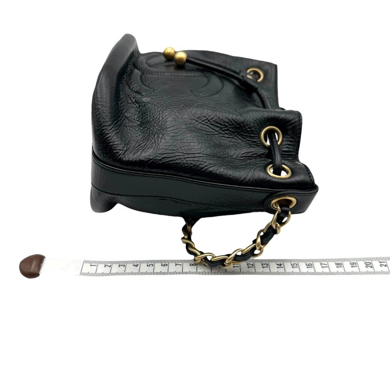 【美收精品】CHANEL 黑色亮皮小水桶包 B-992【隔月月中將轉賣至日本 上架期限30天】-14