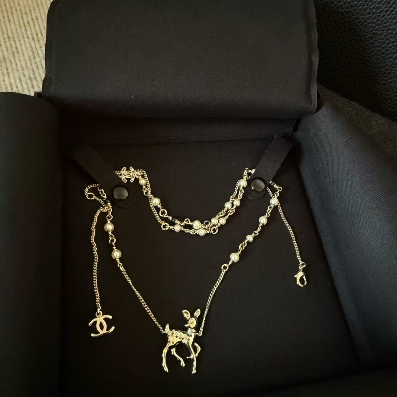 Chanel香奈兒25聖誕限定VIC禮盒小鹿項鍊-6