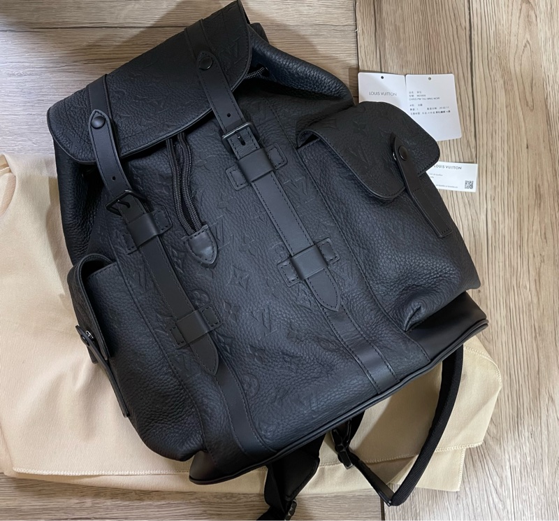Lv小牛皮革壓紋後背包(原價14萬多現在65折出清價❗️)-1