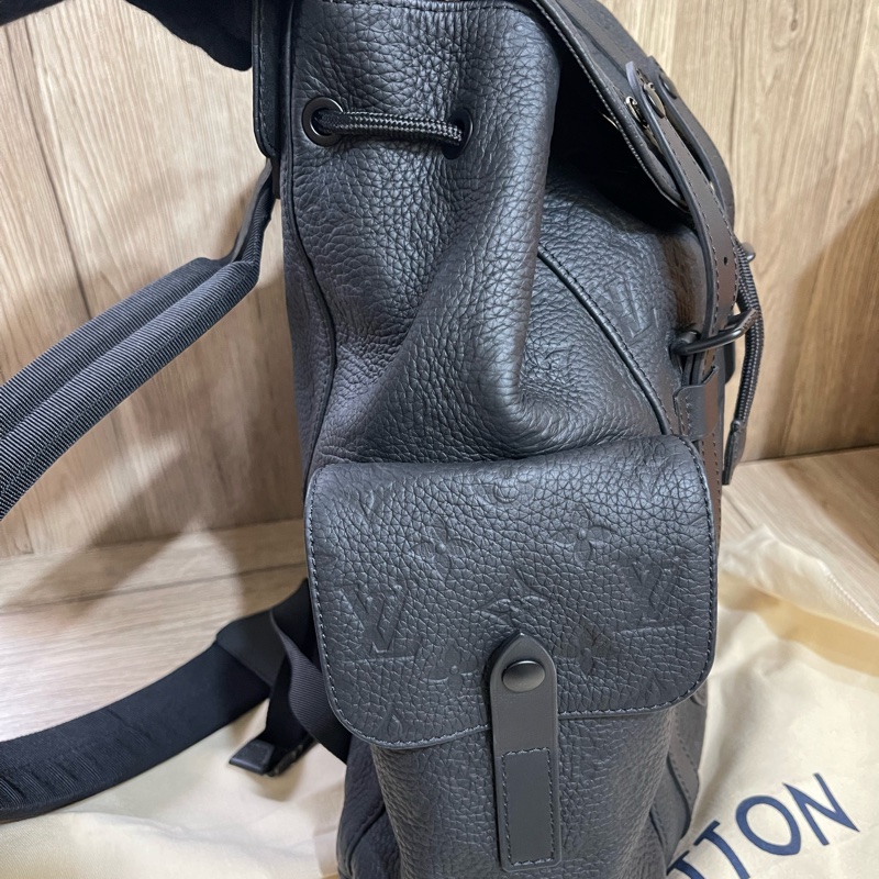 Lv小牛皮革壓紋後背包(原價14萬多現在65折出清價❗️)-12