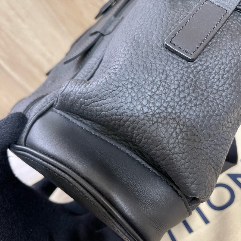 Lv小牛皮革壓紋後背包(原價14萬多現在65折出清價❗️)-18