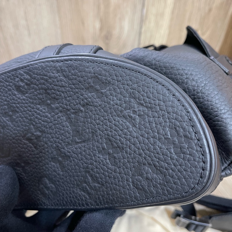 Lv小牛皮革壓紋後背包(原價14萬多現在65折出清價❗️)-19