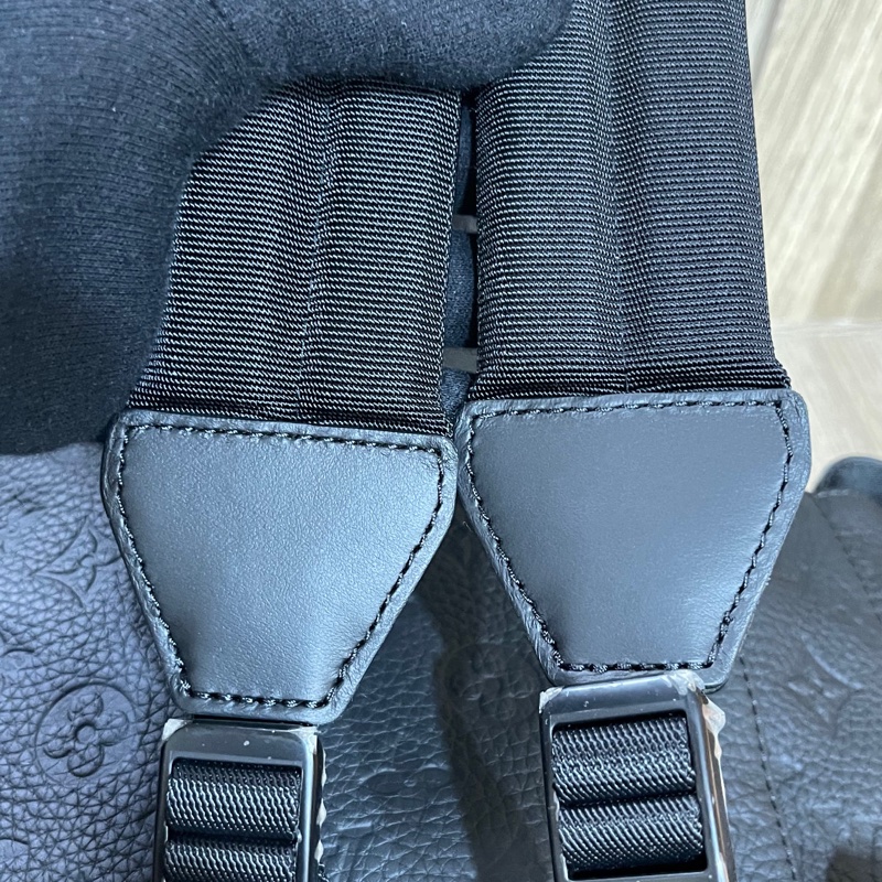 Lv小牛皮革壓紋後背包(原價14萬多現在65折出清價❗️)-24