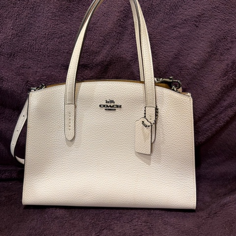 COACH 大容量素面托特包