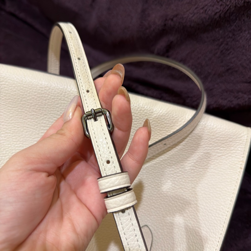 COACH 大容量素面托特包-3