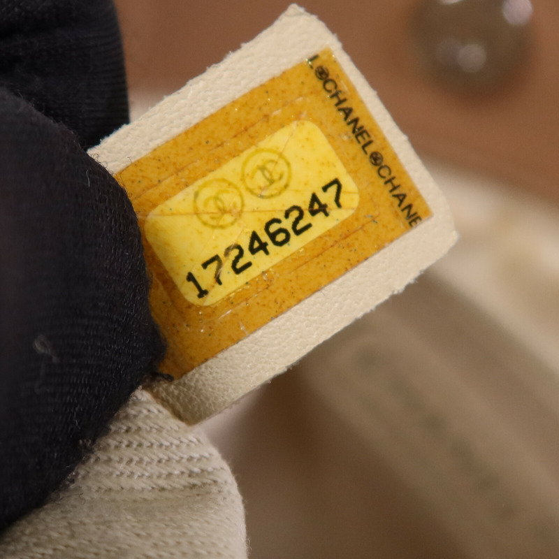 CHANEL 牛皮皮革CC Matelasse Shoulder Bag銀扣肩背袋-19