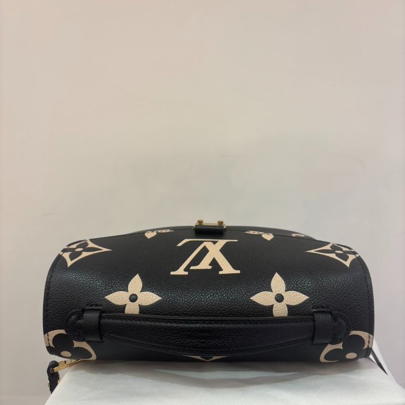 LV(M)Metis 黑灰大老花郵差包-7