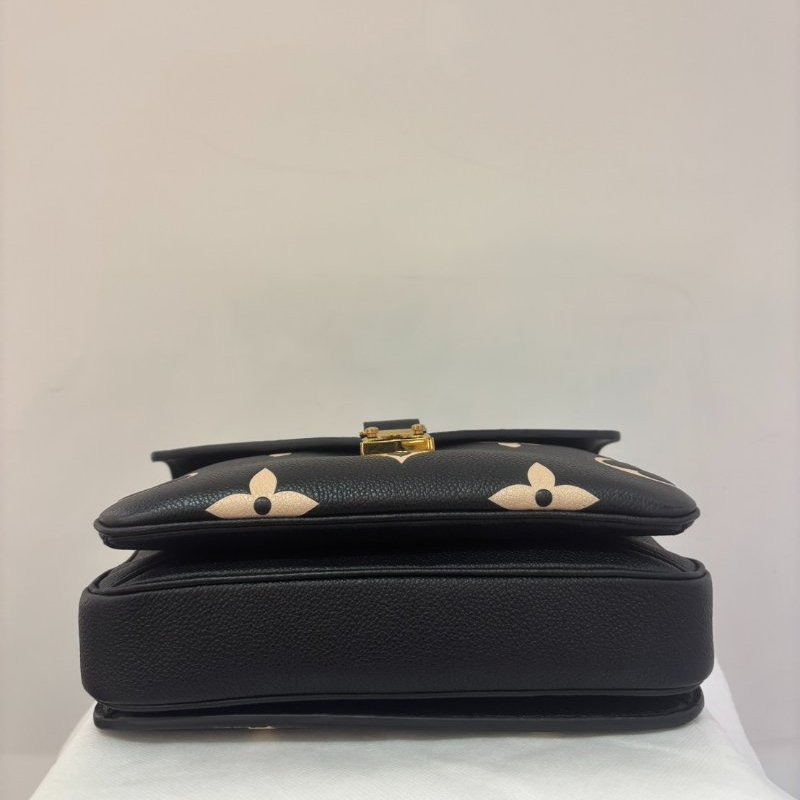 LV(M)Metis 黑灰大老花郵差包-8