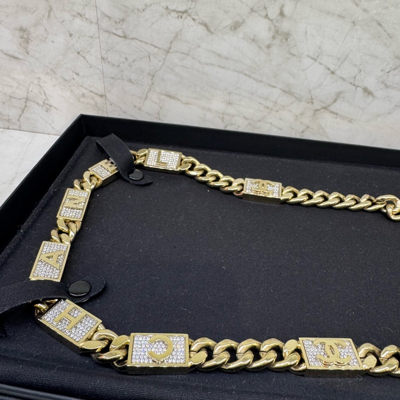CHANEL字母方鑽淡金項鍊-1