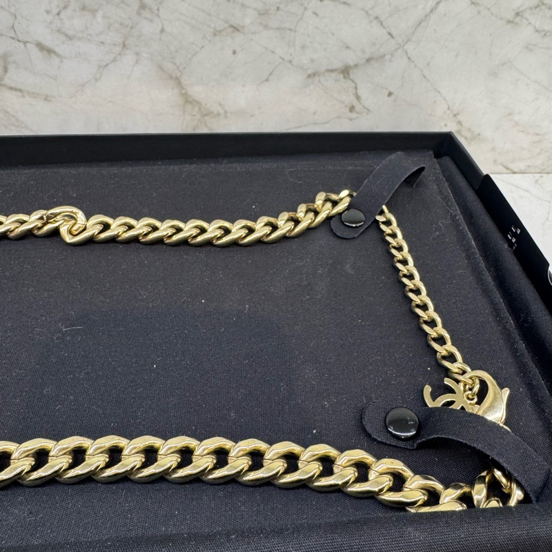 CHANEL字母方鑽淡金項鍊-2