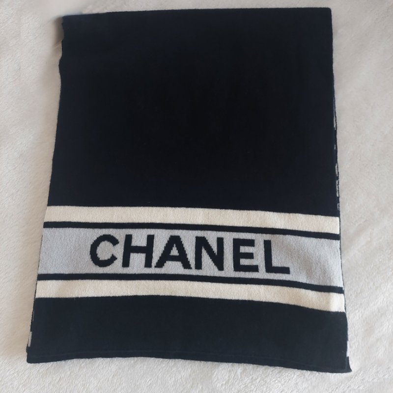 CHANEL香奈兒 經典雙C文字LOGO 羊絨圍巾-1