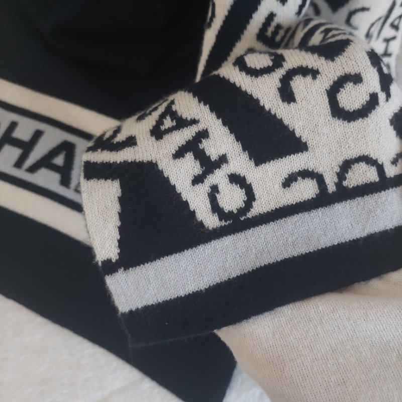 CHANEL香奈兒 經典雙C文字LOGO 羊絨圍巾-36