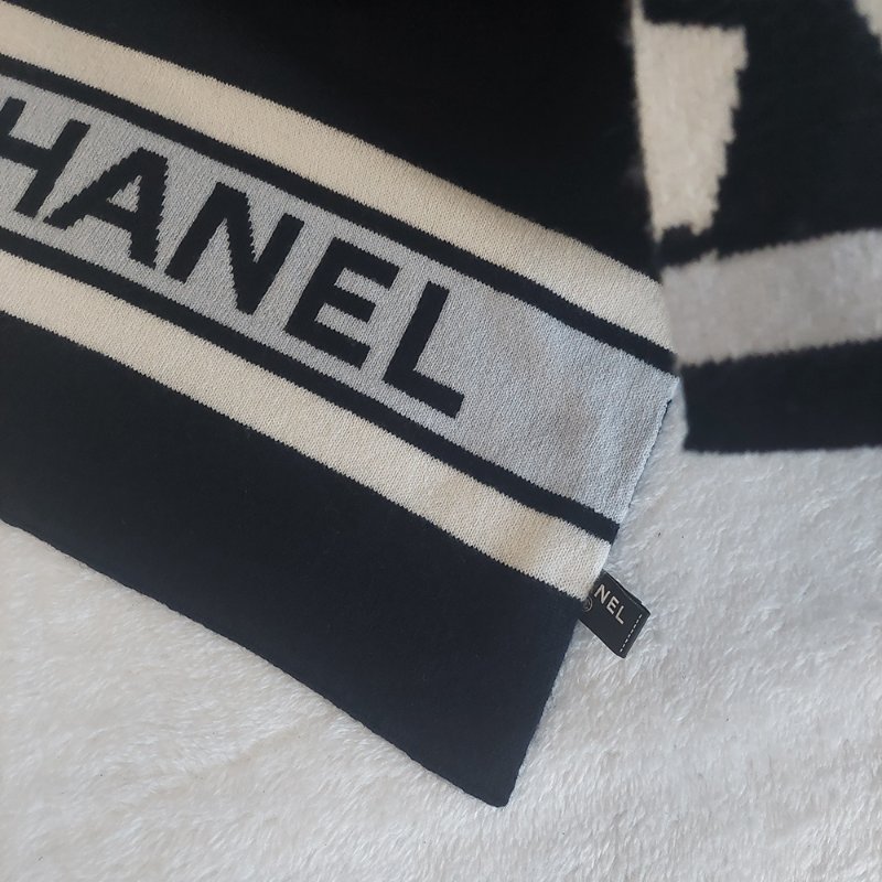 CHANEL香奈兒 經典雙C文字LOGO 羊絨圍巾-24