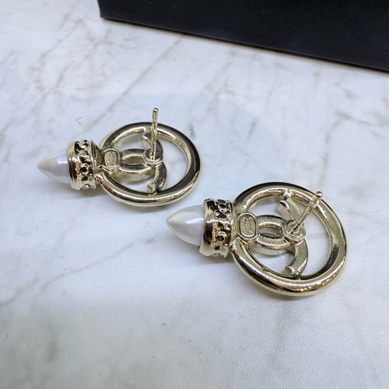 CHANEL淡金水鑽雙C圓框水滴珍珠耳環-4