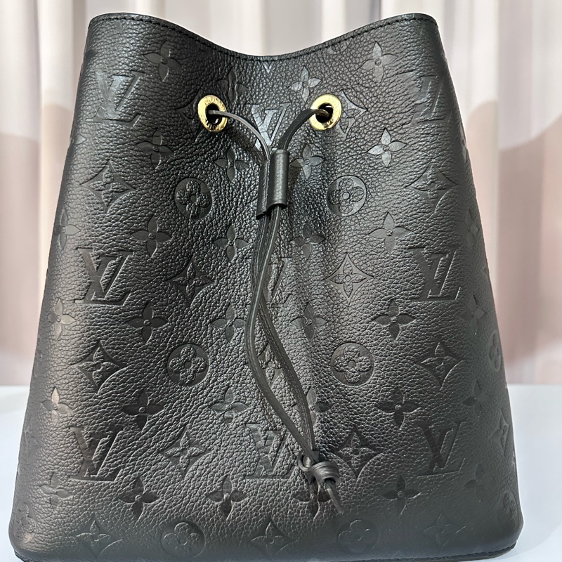 LV neonoe黑色全牛皮壓紋水桶包-0