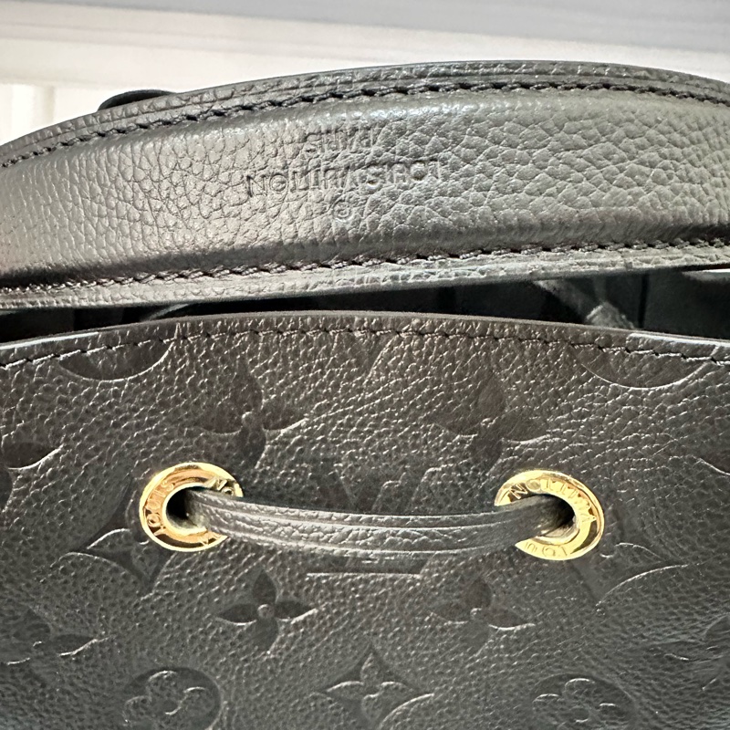 LV neonoe黑色全牛皮壓紋水桶包-3