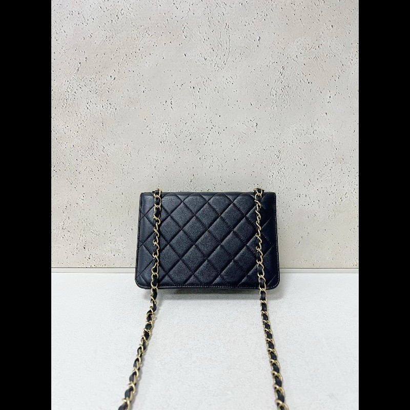 Chanel 21K Flap Vag
方鑽扣-1