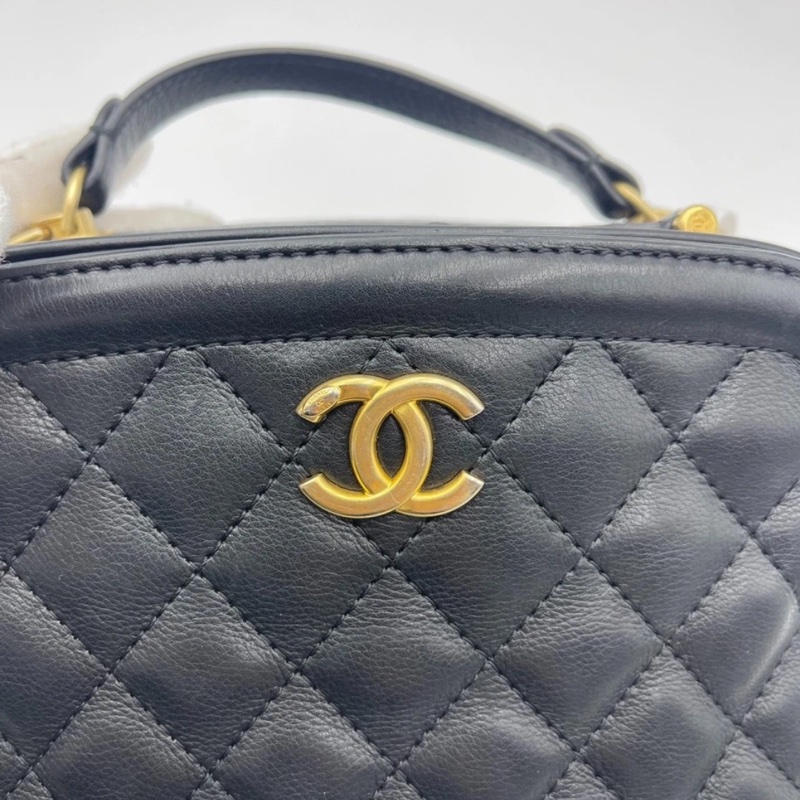 Chanel香奈兒小型經典化妝箱女士單肩包相機包-9