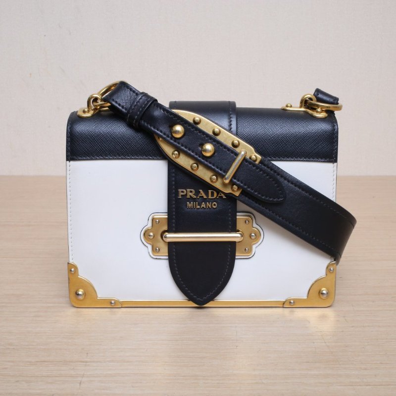 PRADA Cahier盒子包20黑白牛皮金扣肩背包-1