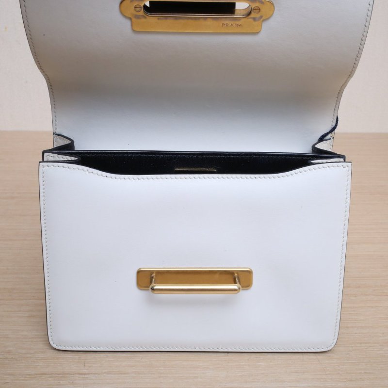 PRADA Cahier盒子包20黑白牛皮金扣肩背包-2