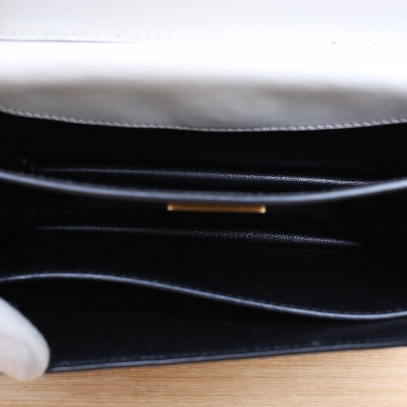 PRADA Cahier盒子包20黑白牛皮金扣肩背包-3