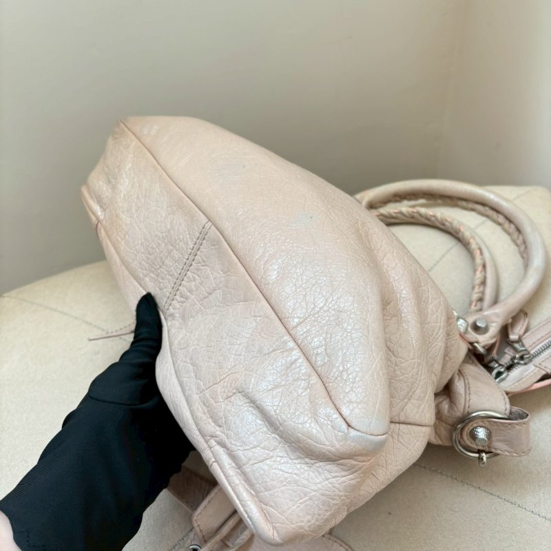 Balenciaga寶寶粉機車包-8