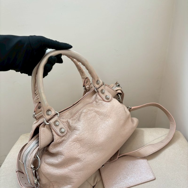 Balenciaga寶寶粉機車包-15