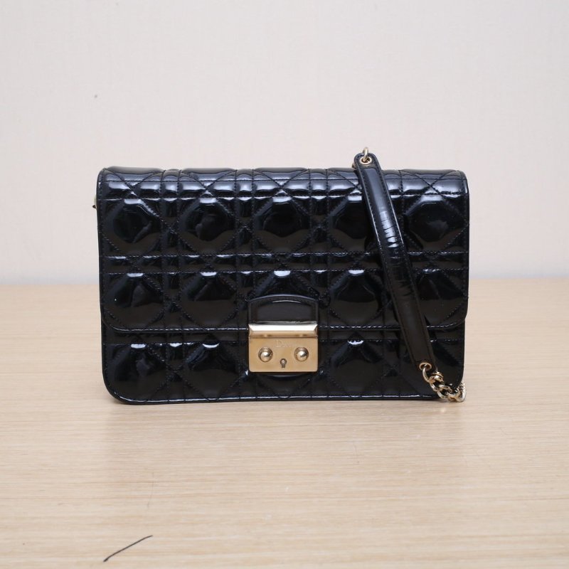 DIOR MissDior小號21黑色漆皮金扣2014肩背包-1