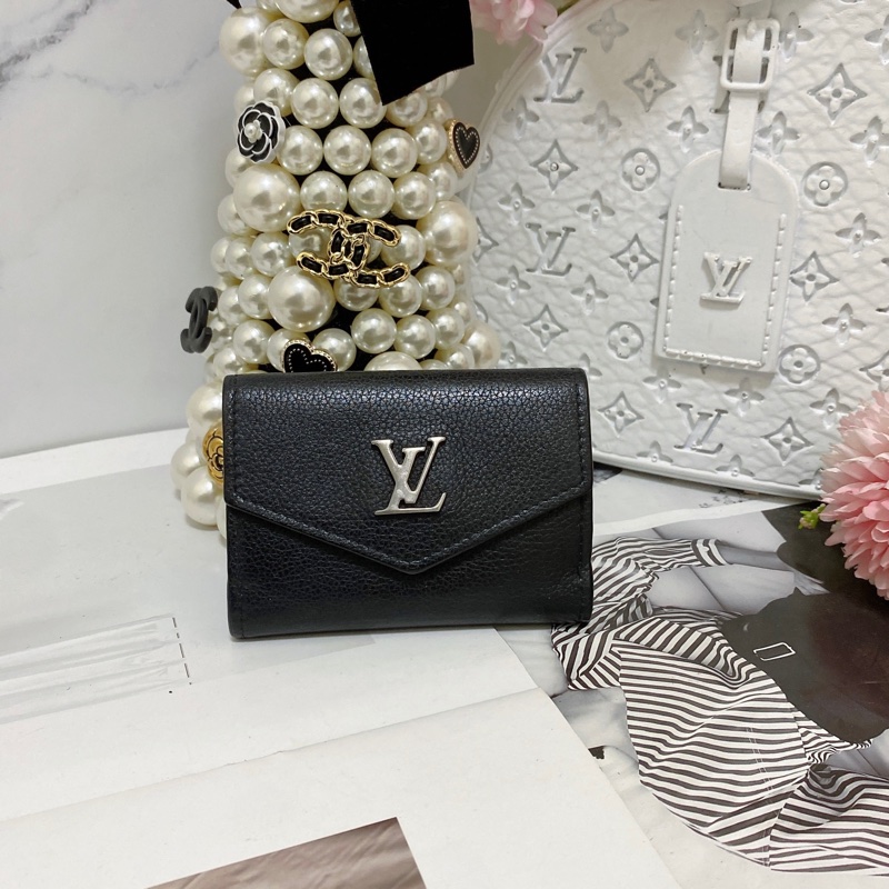 LV M63921 Lockmini三折短夾 🏅-0