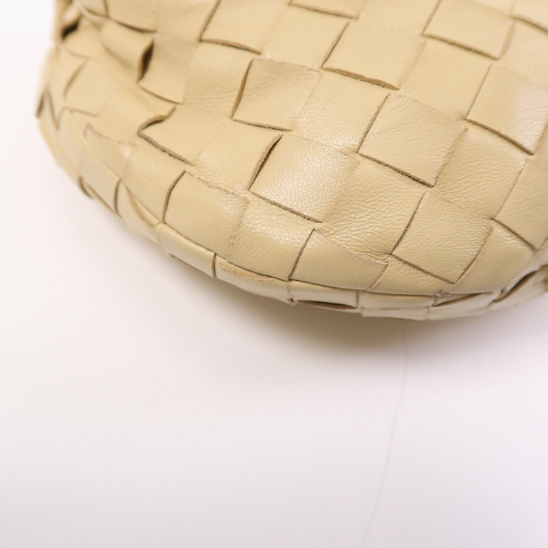 BOTTEGA VENETA 羊皮皮革Mini Jodie金扣手挽袋-7