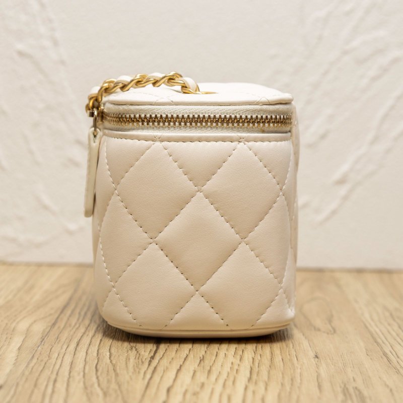 CHANEL 白色方盒子化妝包帶鏡子11金球30開肩背包-1